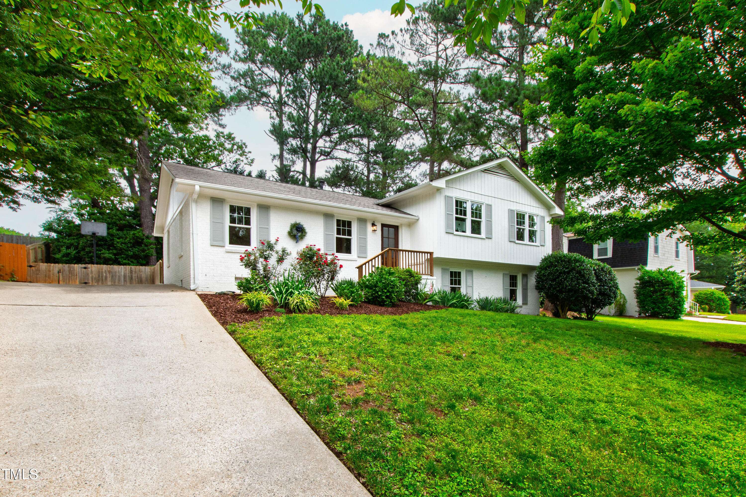 Raleigh, NC 27609,433 Rosehaven Drive