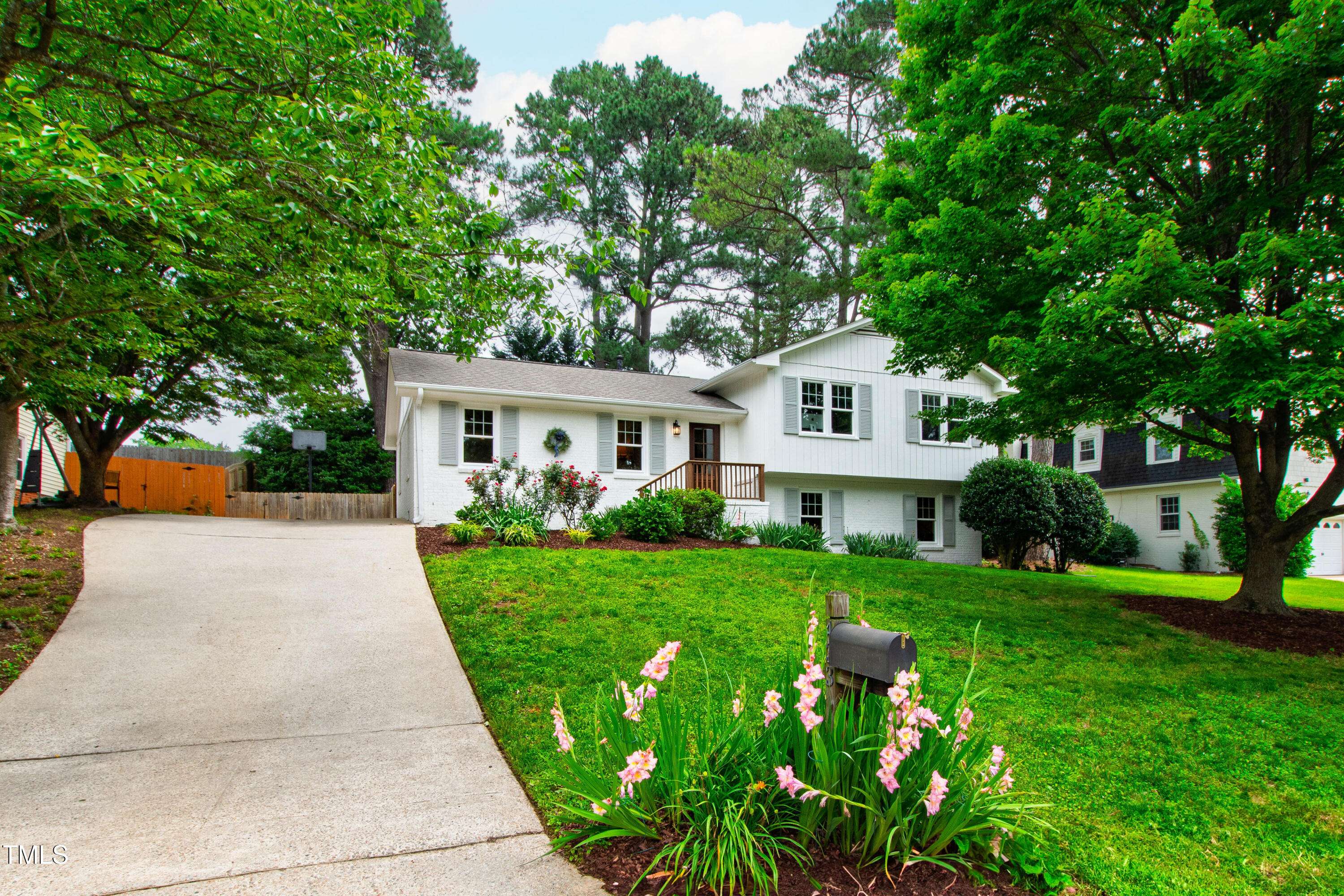 Raleigh, NC 27609,433 Rosehaven Drive