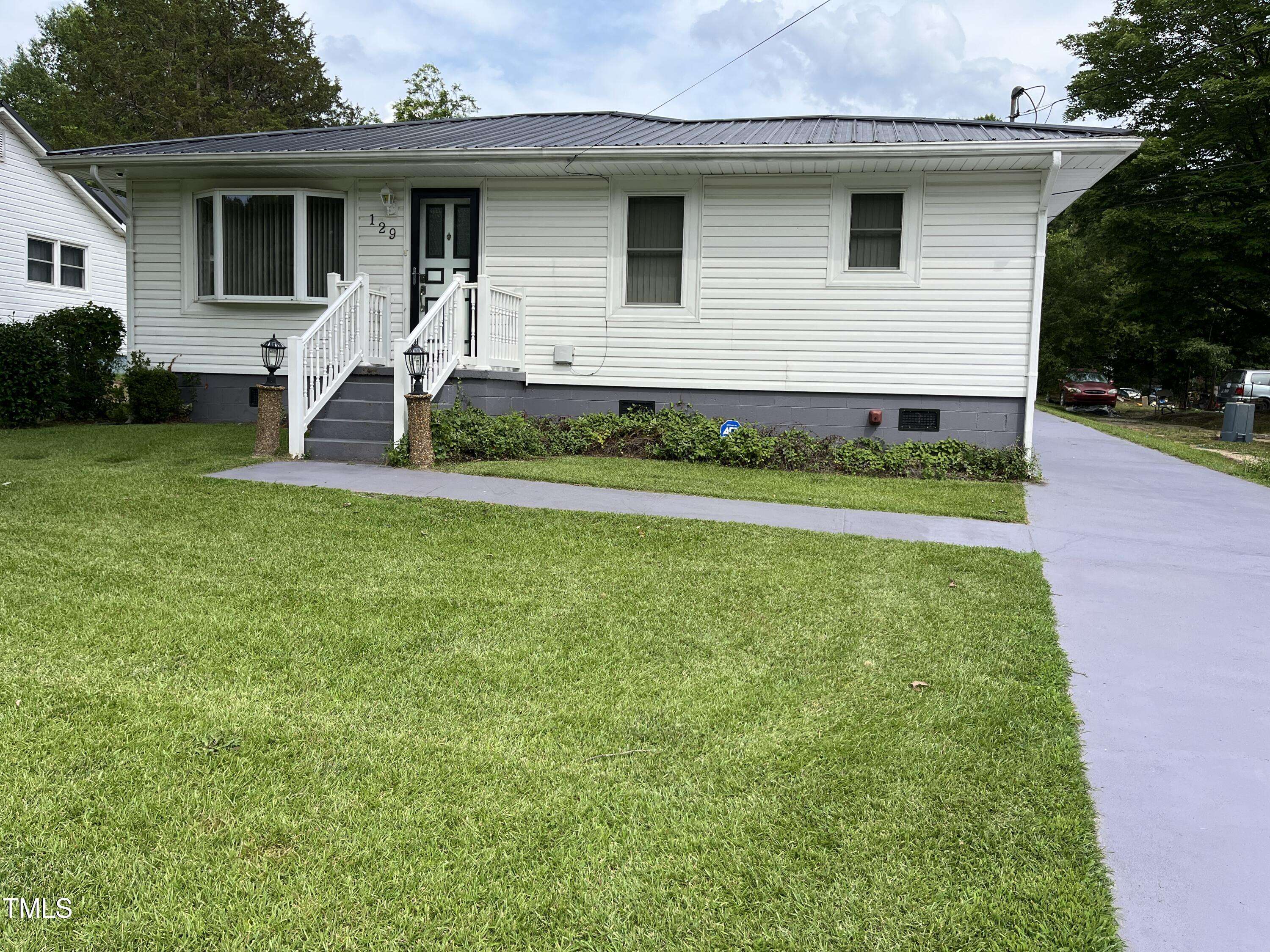 Henderson, NC 27536,129 S Bullock Street