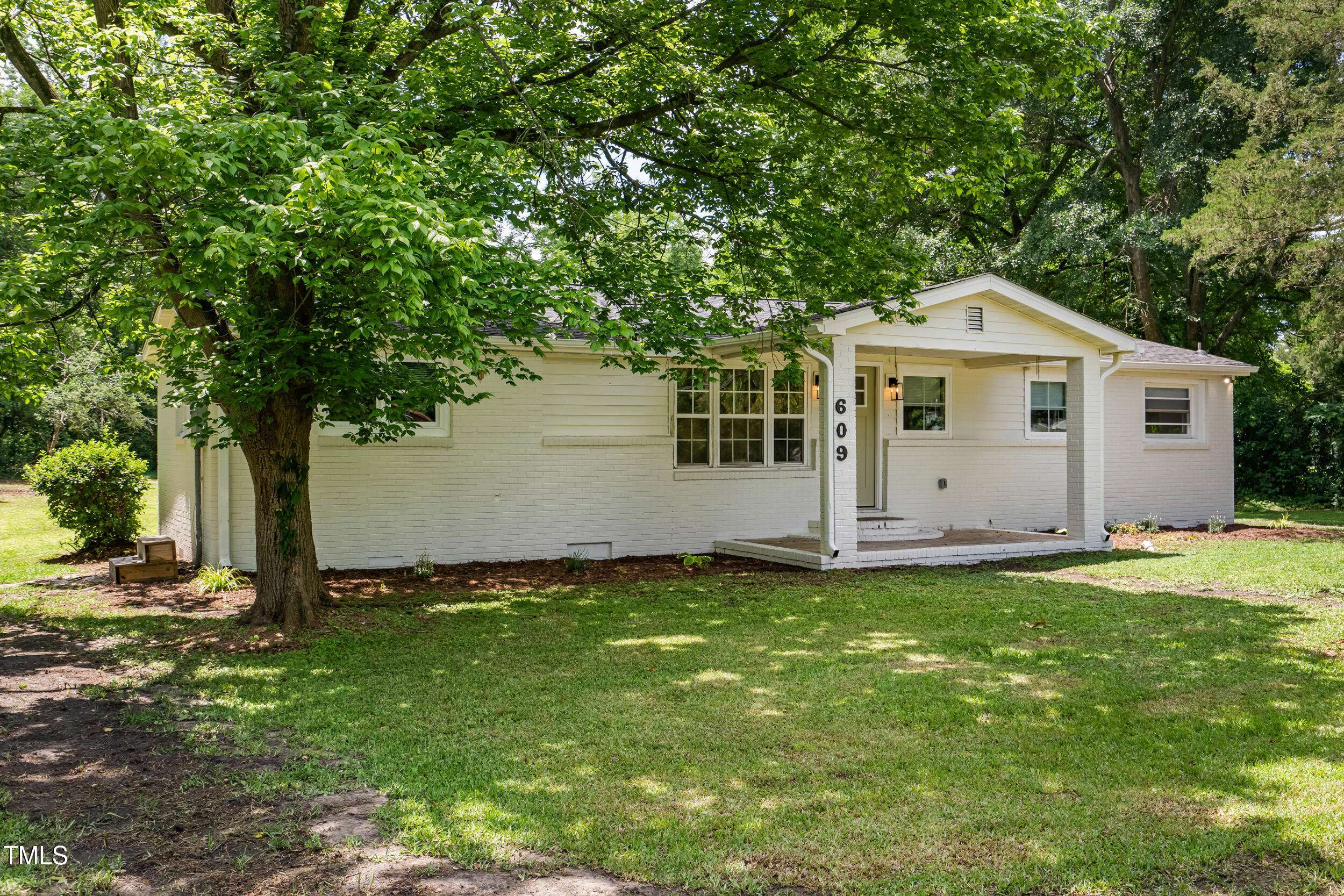 Warsaw, NC 28398,609 W College Street