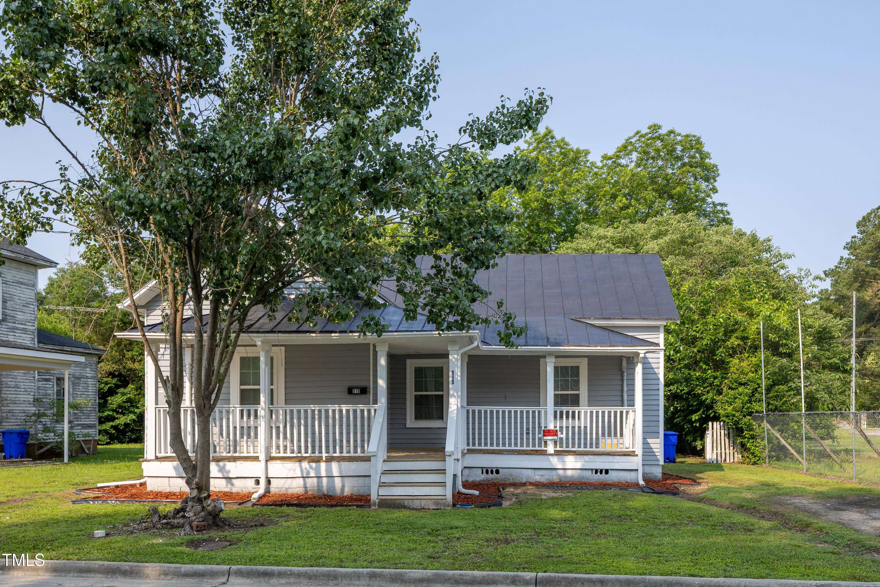 Clinton, NC 28328,315 Giddens Street