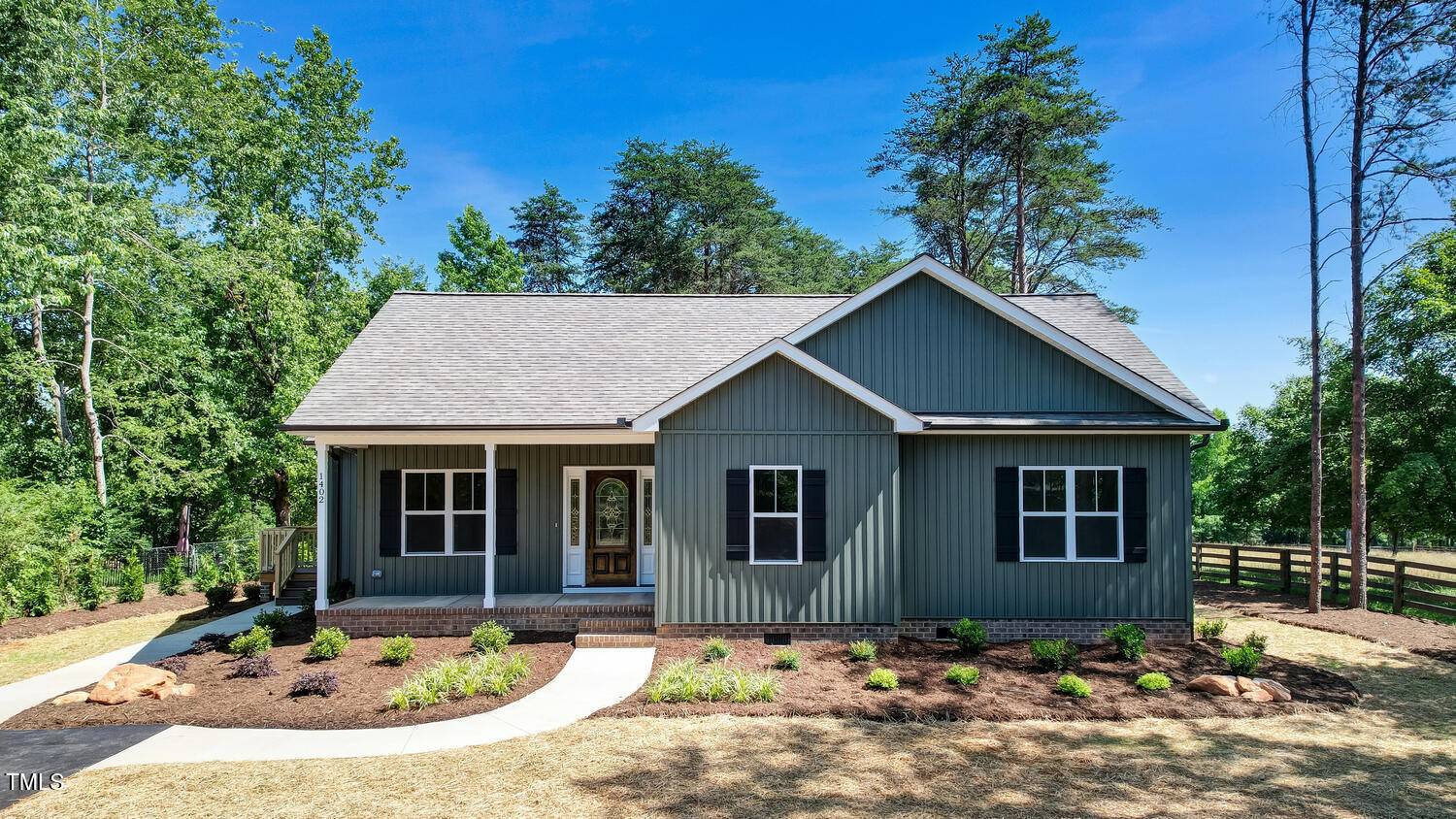 Reidsville, NC 27320,1402 Walnut Street