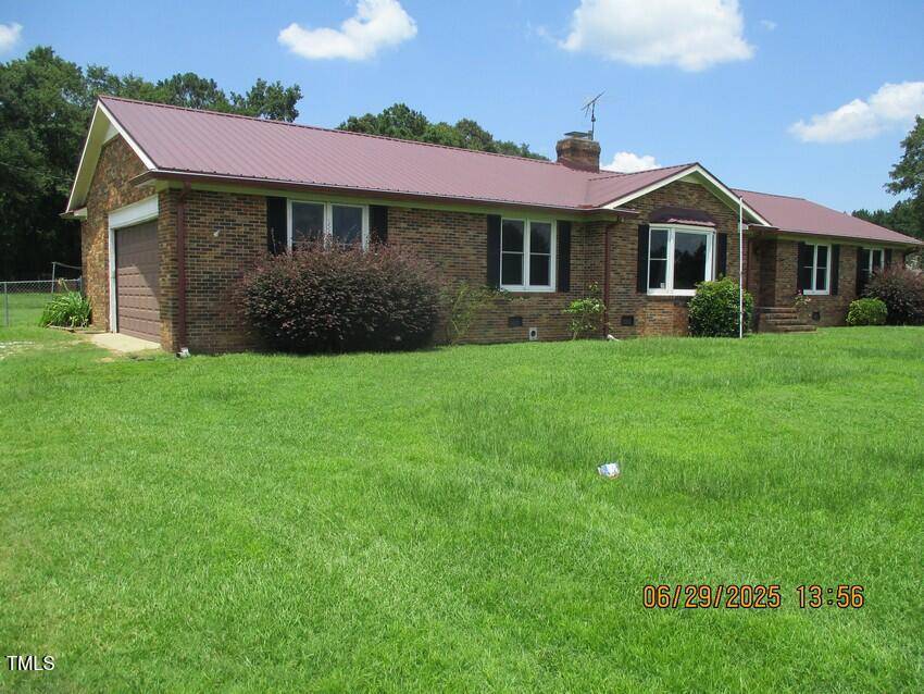 Roseboro, NC 28382,6930 Roseboro Highway