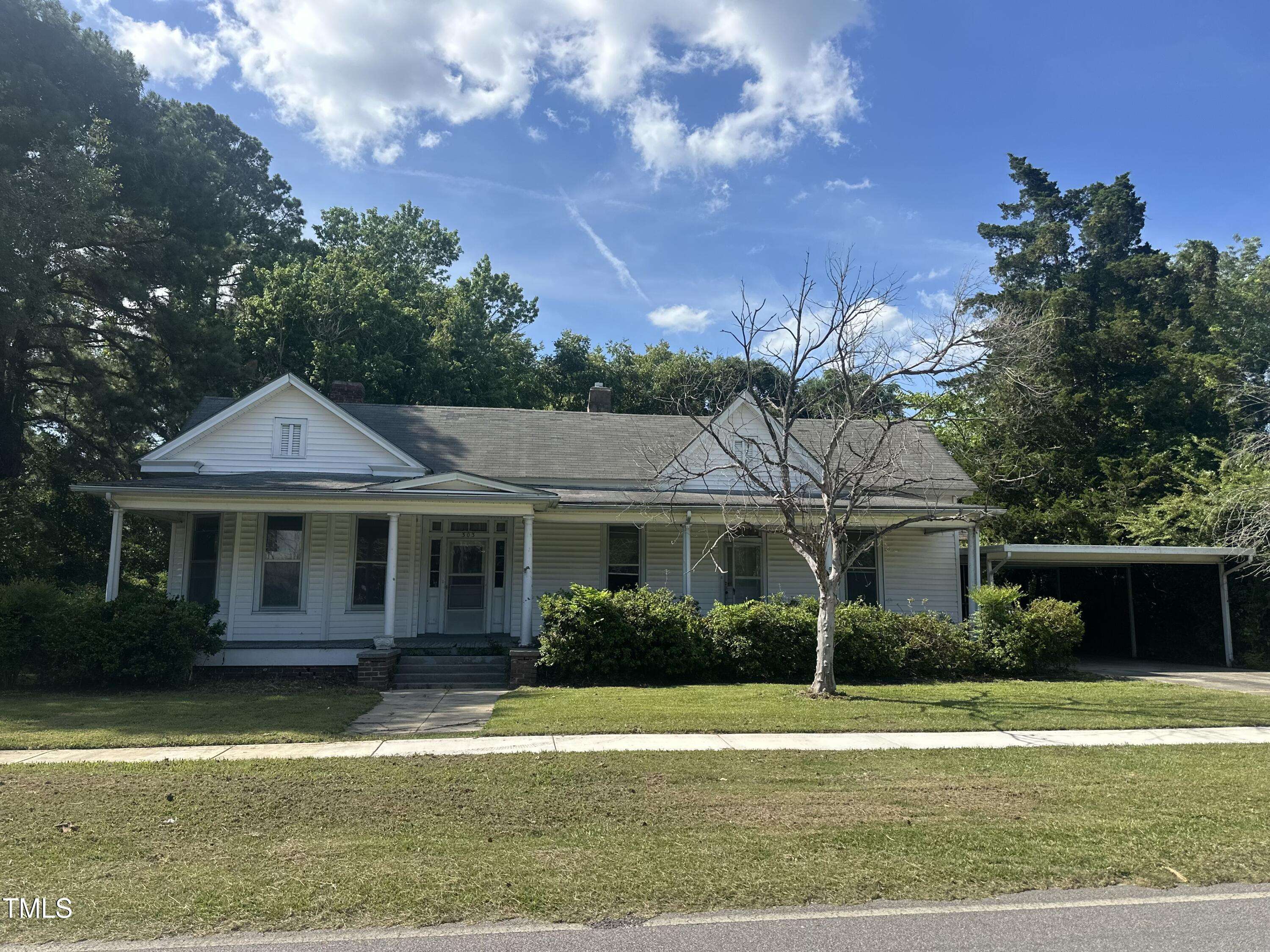 Lucama, NC 27851,303 E Oak Street