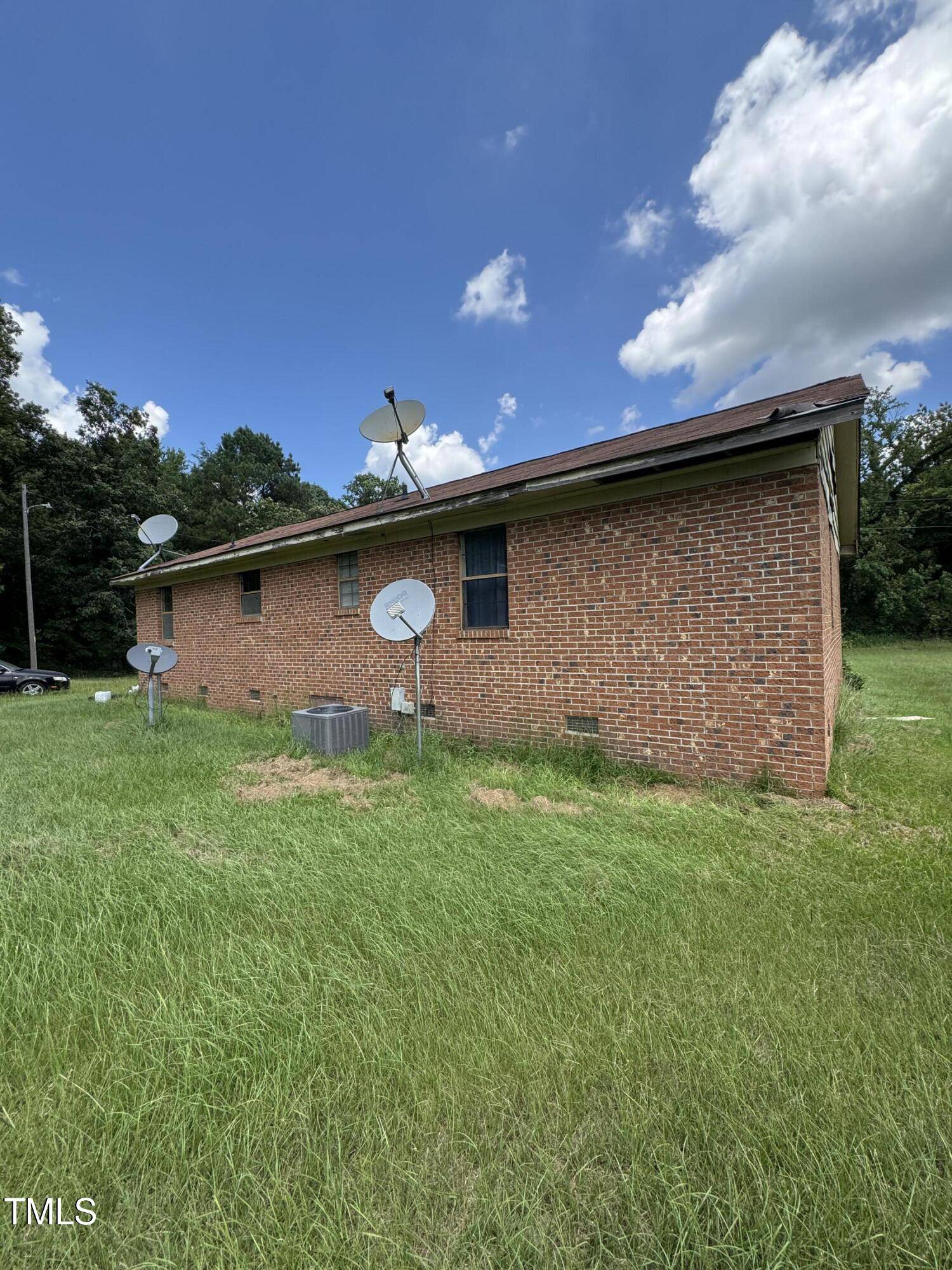 Four Oaks, NC 27524,598 Bentonville Road