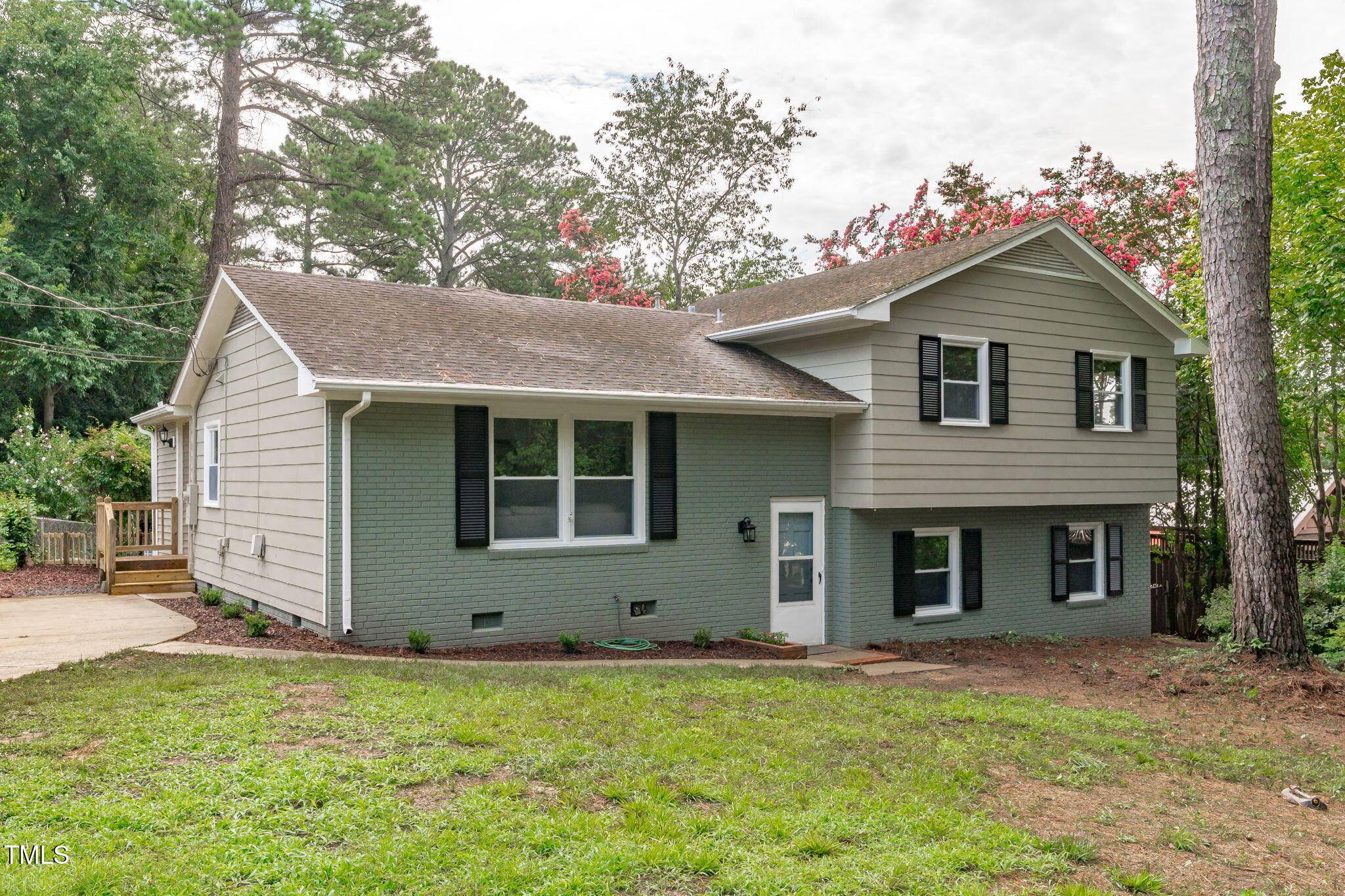 Raleigh, NC 27612,2211 Hillock Drive