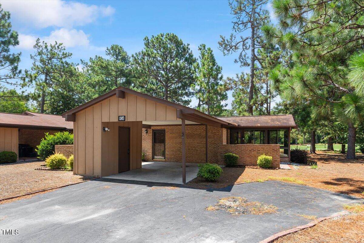 Southern Pines, NC 28387,904 Satinwood Court