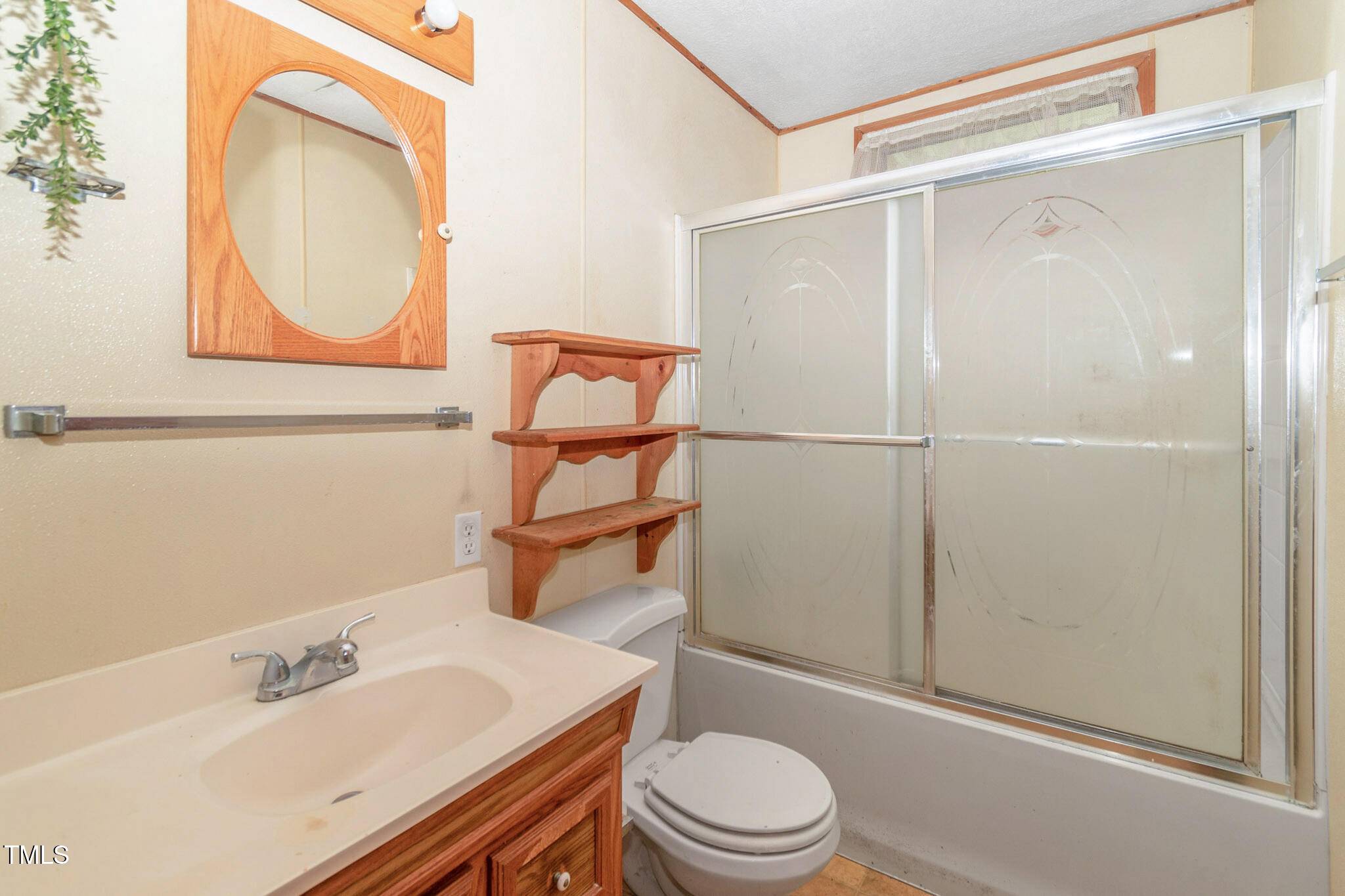 Lenoir, NC 28645,811 Queens Street