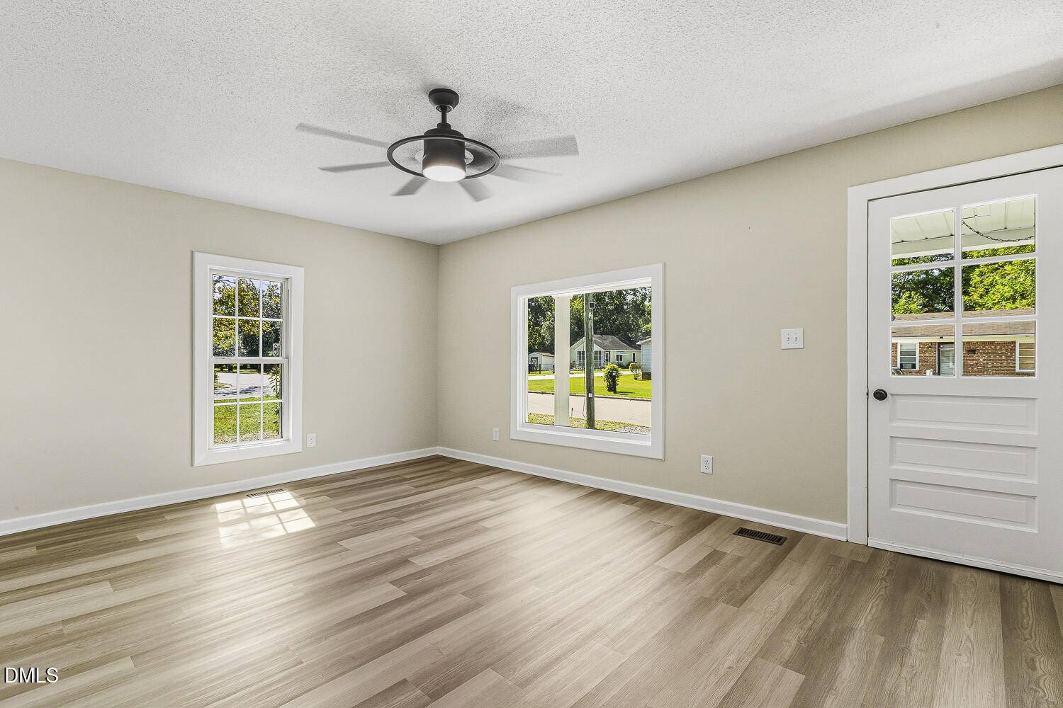 Dunn, NC 28334,713 E Divine Street