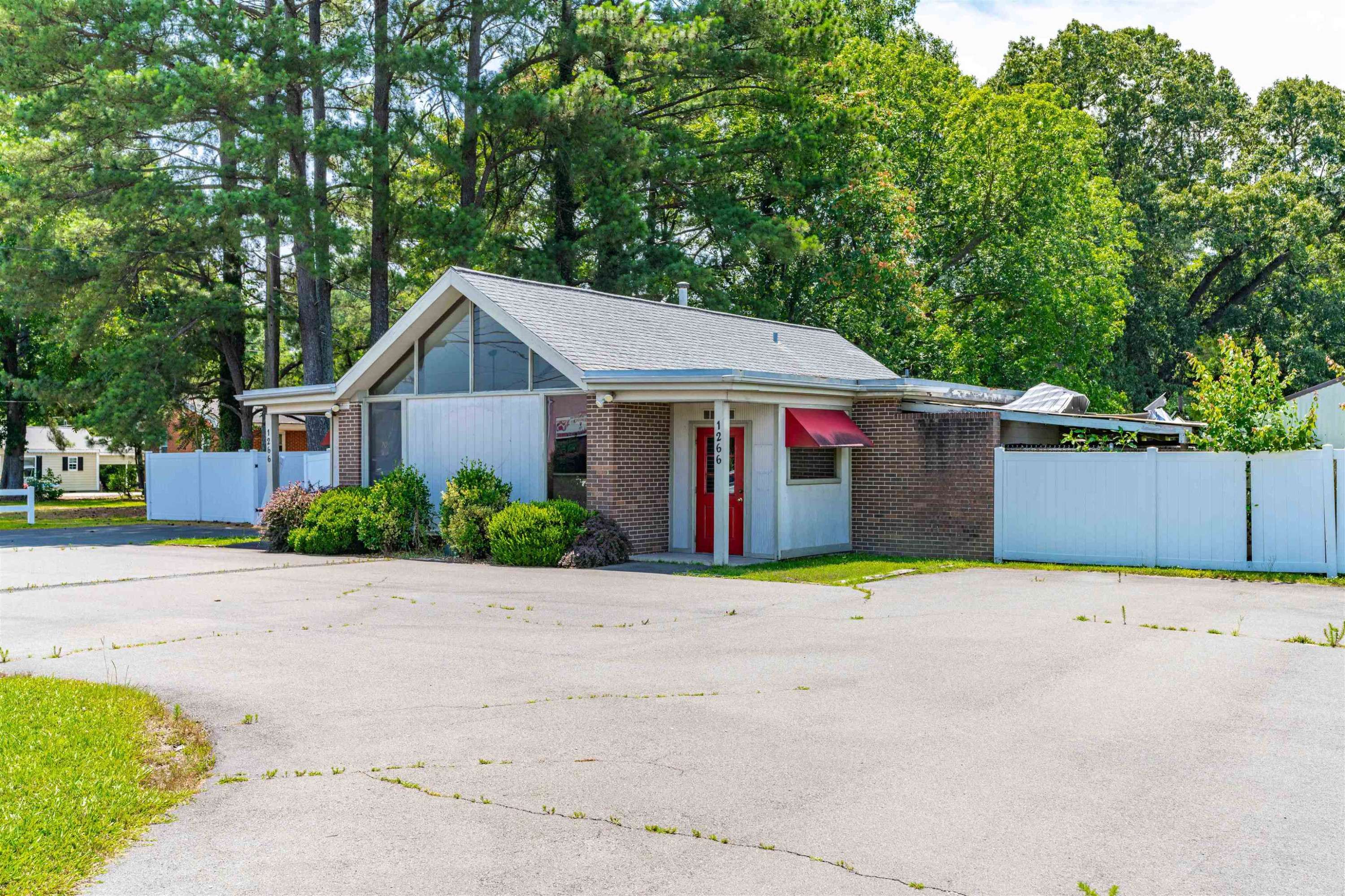 Smithfield, NC 27577,1266 N Brightleaf Boulevard