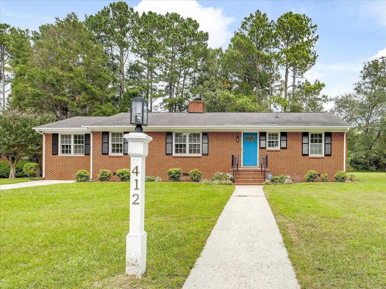 Smithfield, NC 27577,412 W Sanders Street