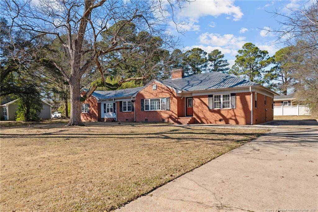Roseboro, NC 28382,307 E Roseboro Street