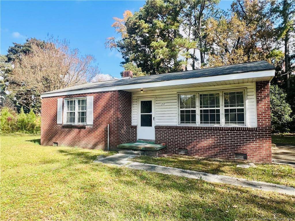 Maxton, NC 28364,207 E Rockingham Road