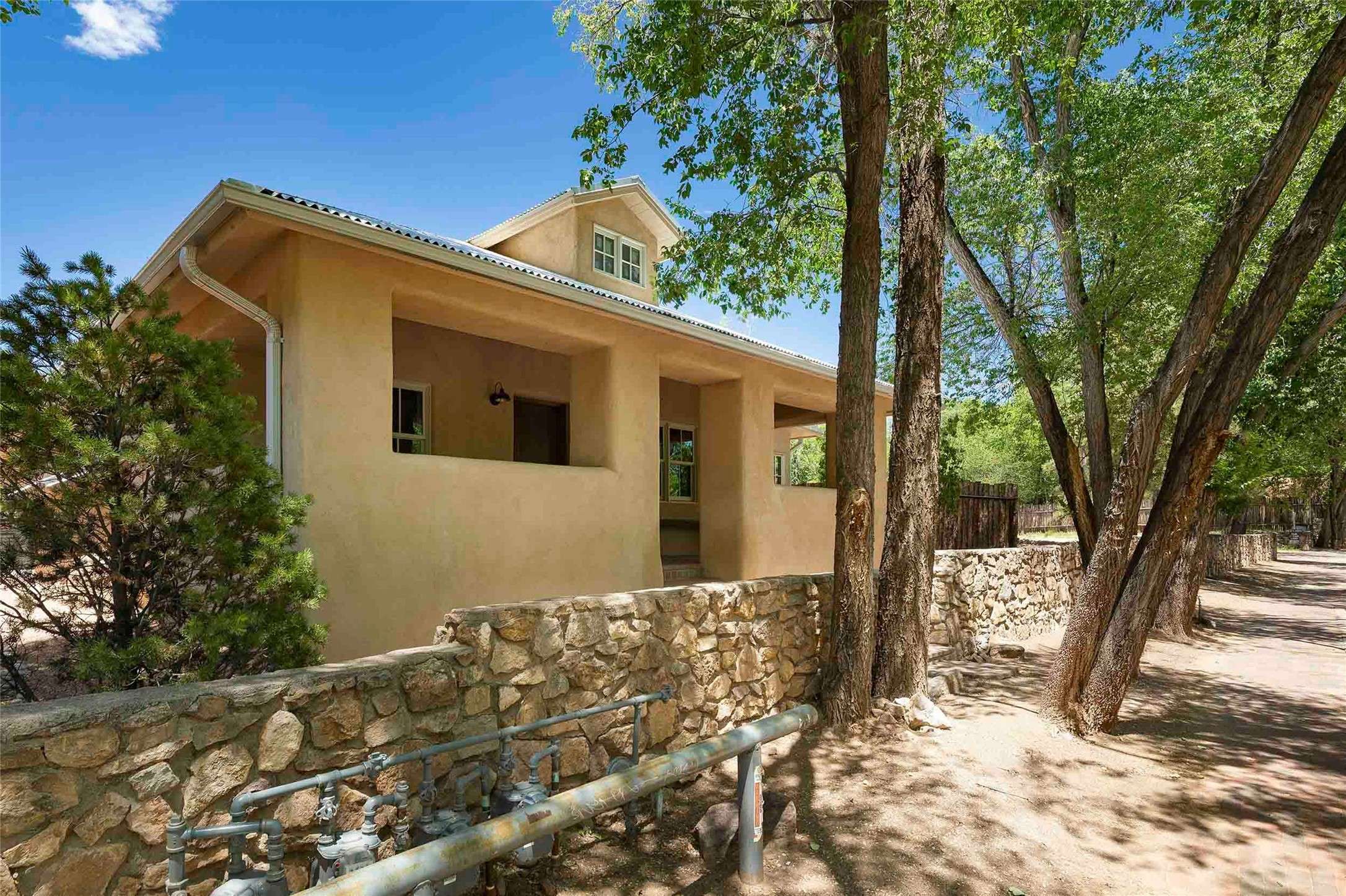 Santa Fe, NM 87501,1109 E Alameda ST