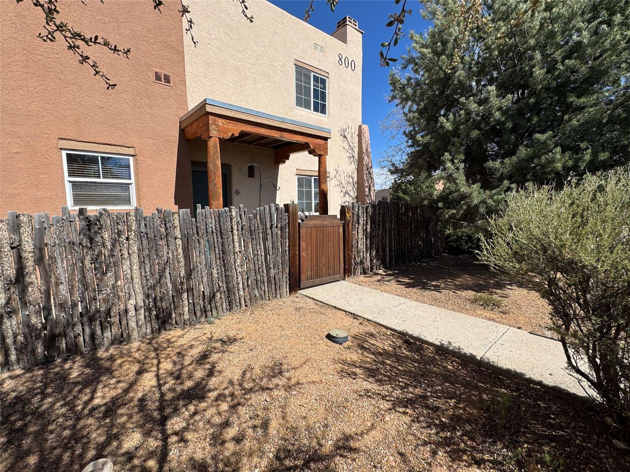 Santa Fe, NM 87505,2210 MIGUEL CHAVEZ RD #815