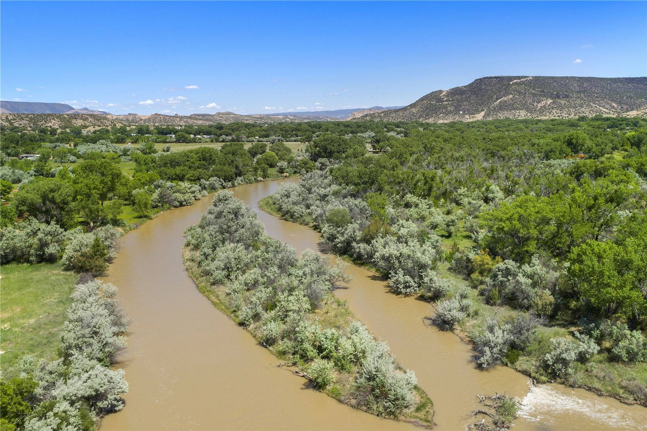 Hernandez, NM 87537,789 County Road 01
