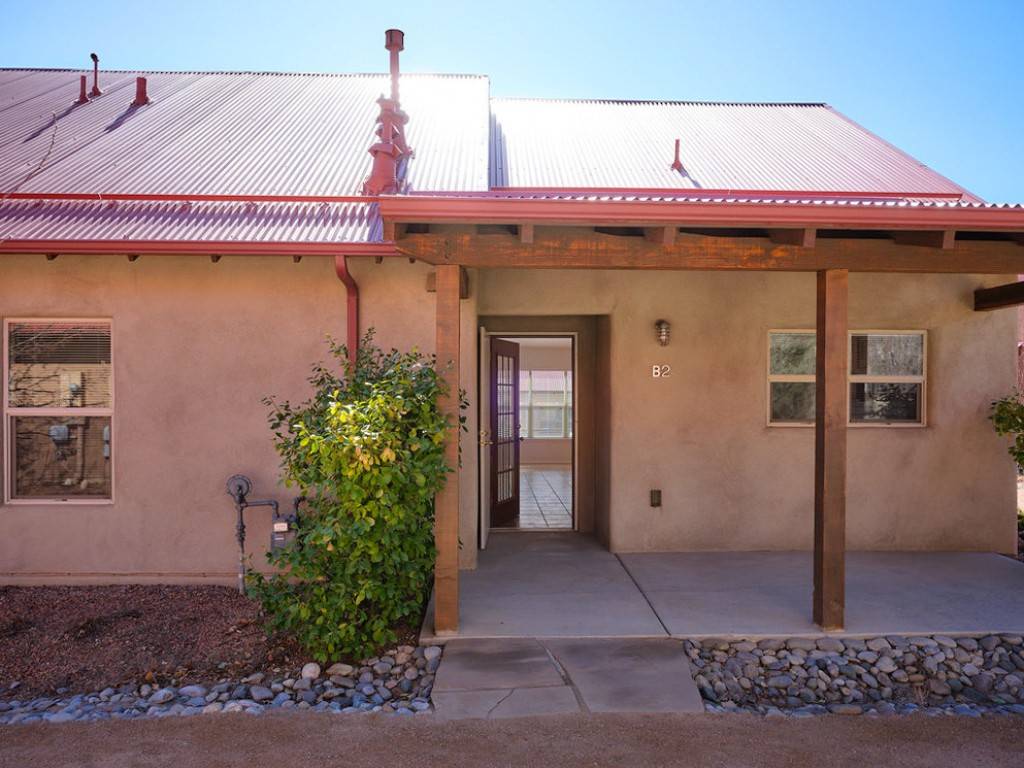 Santa Fe, NM 87507,3466 Cerrillos #B2