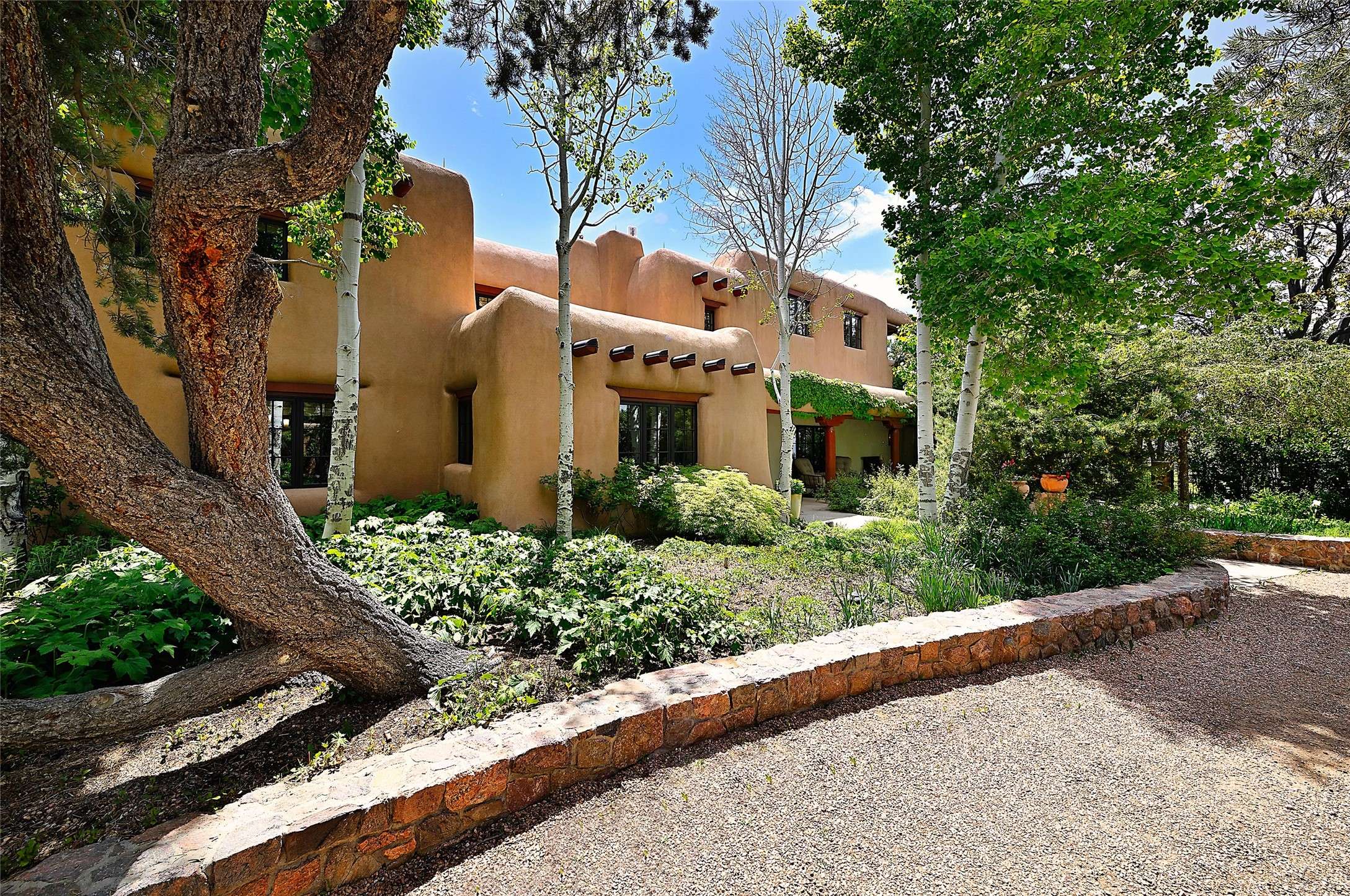 Santa Fe, NM 87501,196 Circle DR