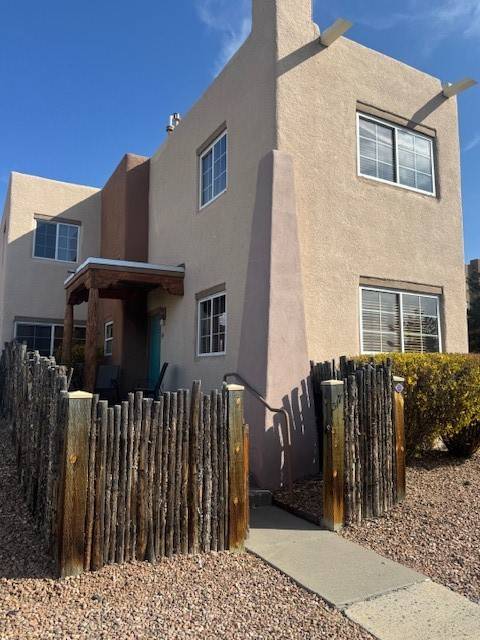 Santa Fe, NM 87505,2210 Miguel Chavez #317