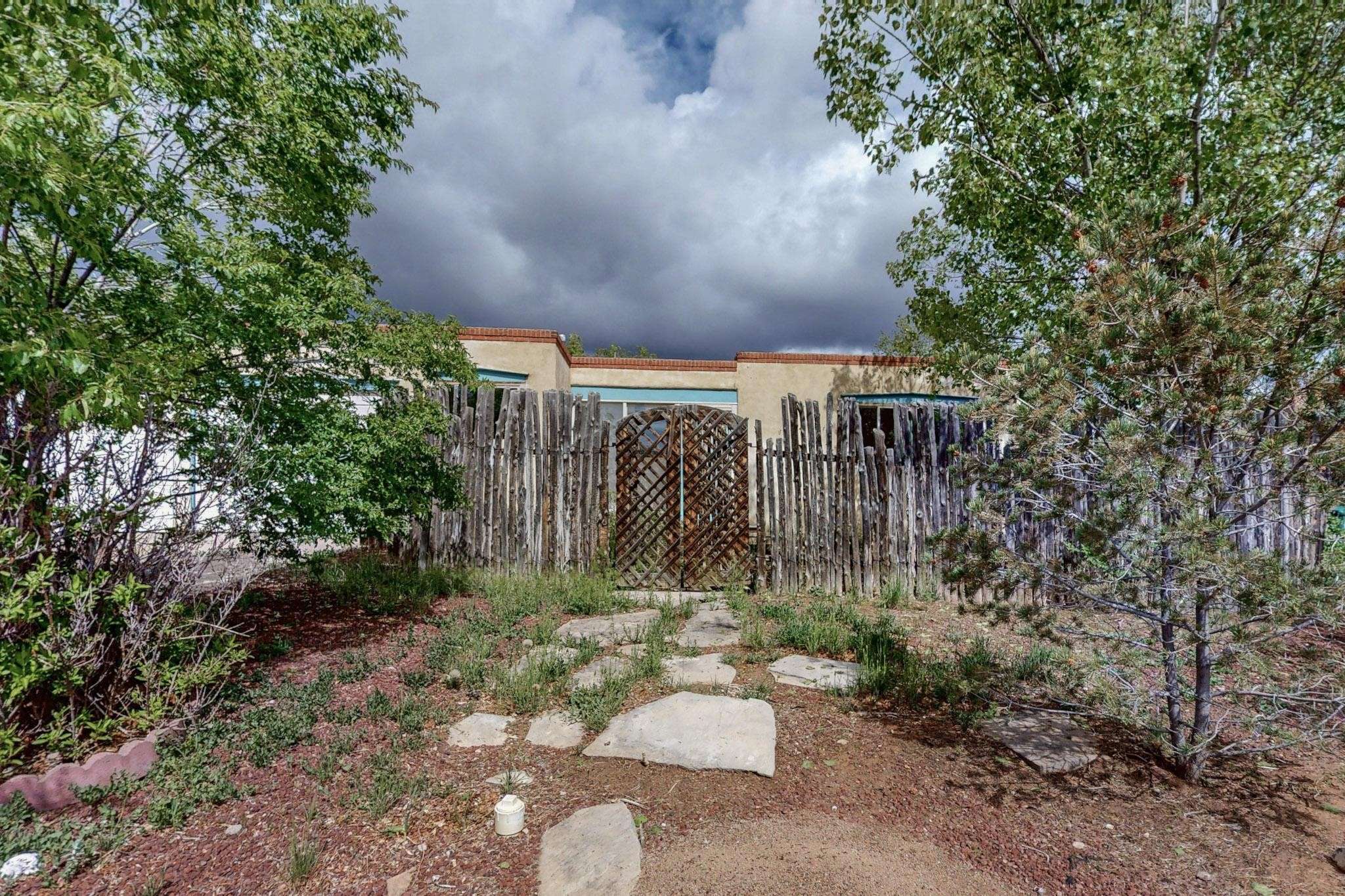 Santa Fe, NM 87505,1017 Practilliano DR