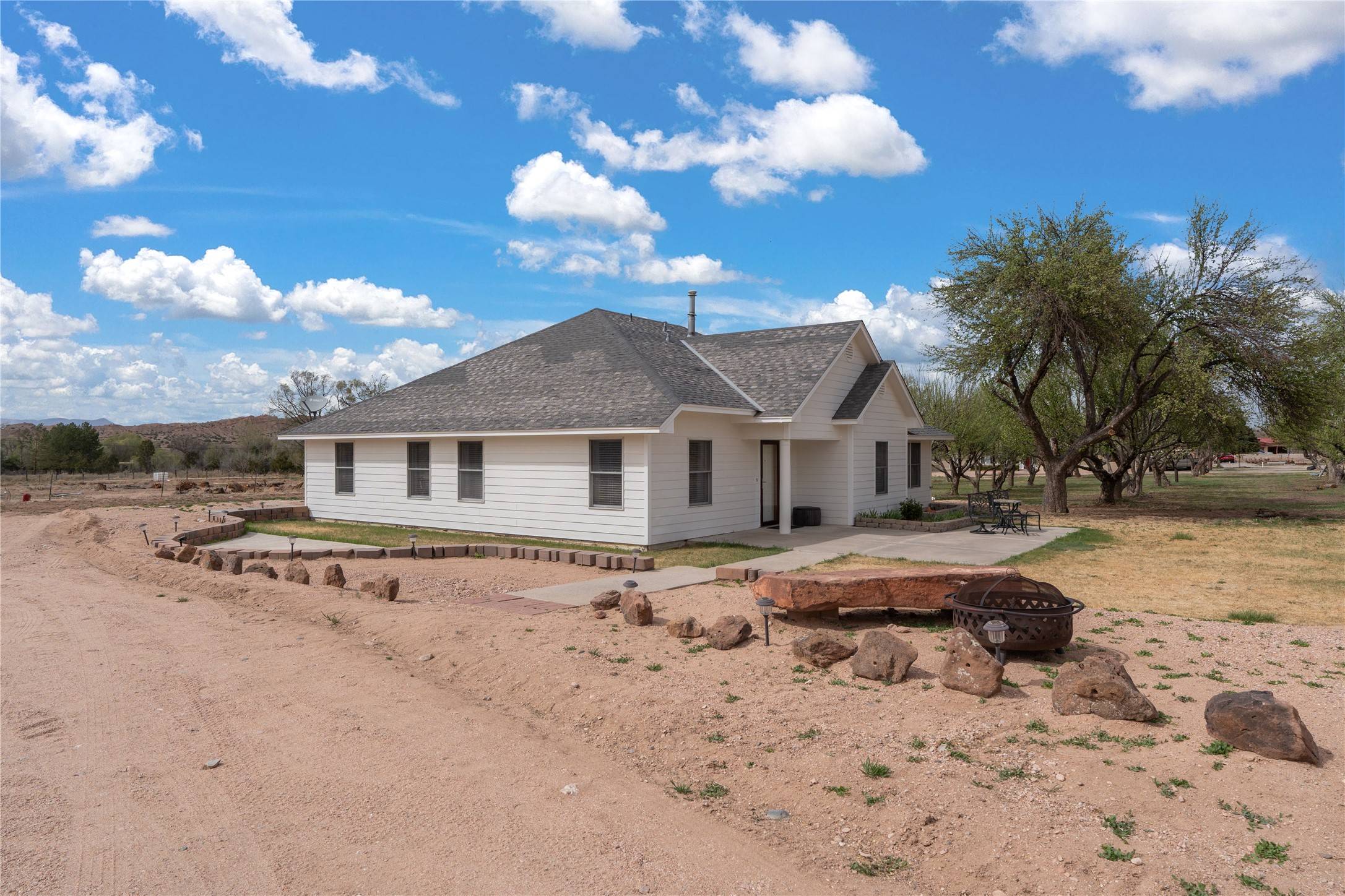 Pojoaque, NM 87506,5 JR DR