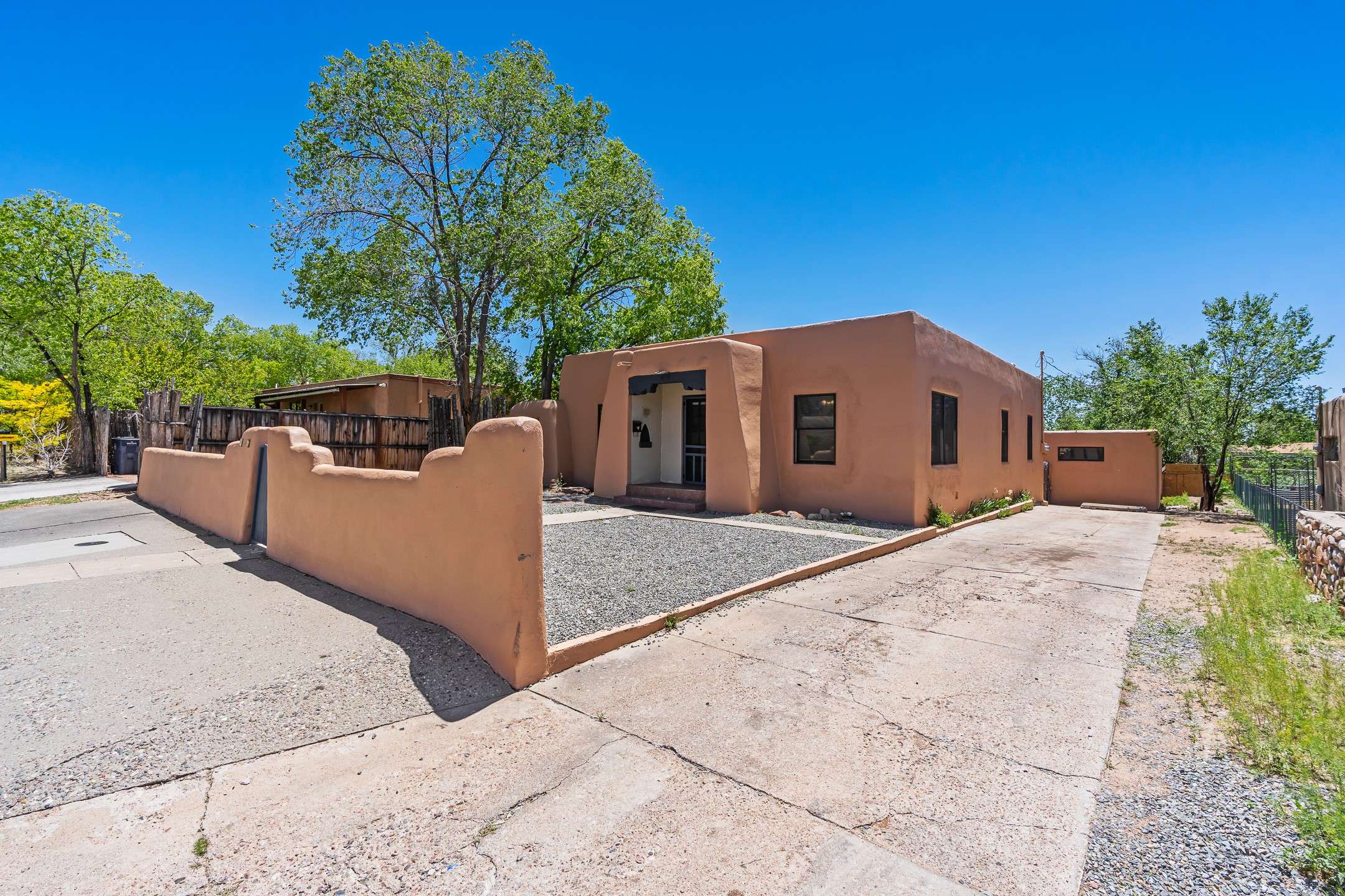 Santa Fe, NM 87505,138 W CORONADO RD