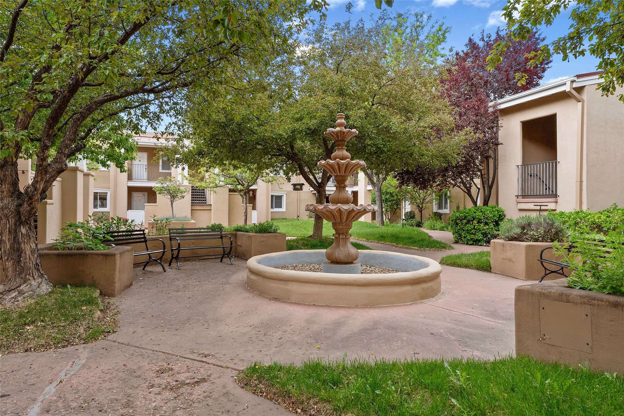 Santa Fe, NM 87501,663 Bishops Lodge RD #15