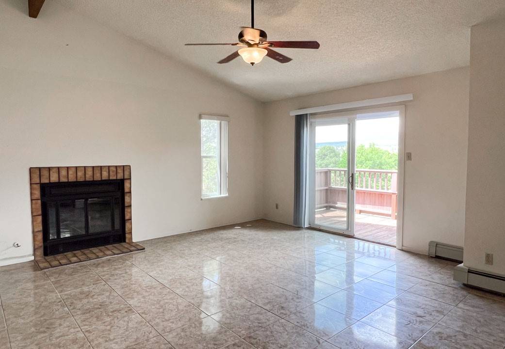 Los Alamos, NM 87544,10 Loma Vista