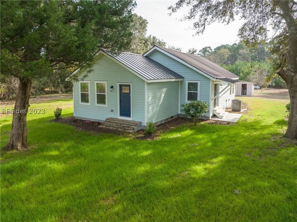 Saint Helena Island, SC 29920,913 Seaside RD