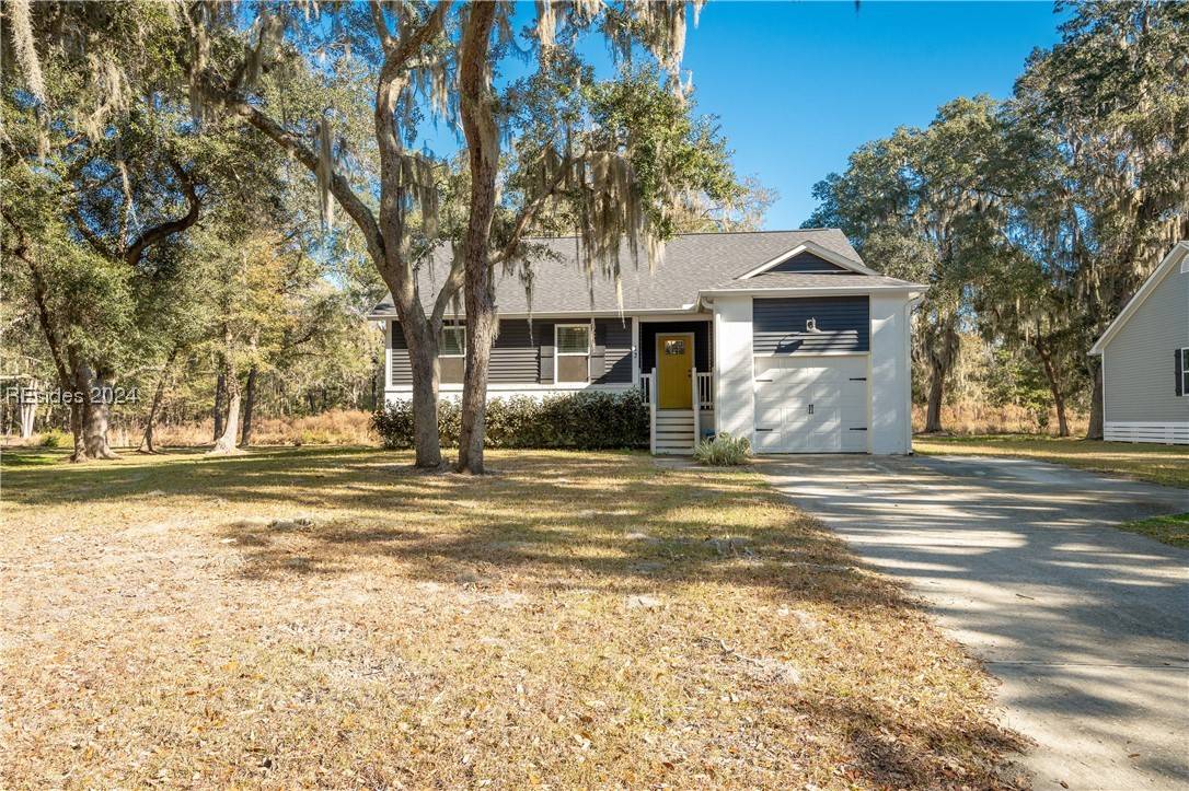 Saint Helena Island, SC 29920,12 Canopy LN