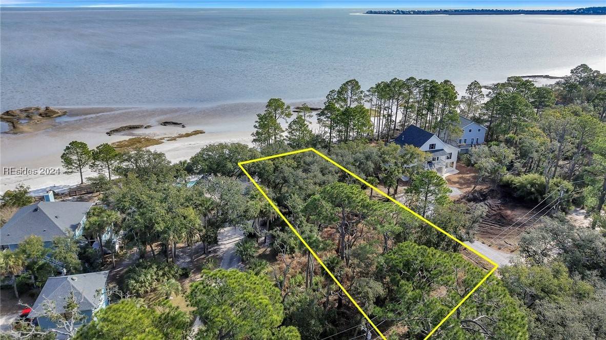 Saint Helena Island, SC 29920,165 Sea Pines DR