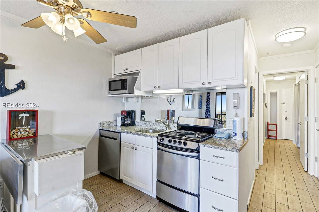 Hilton Head Island, SC 29928,40 Folly Field RD #103