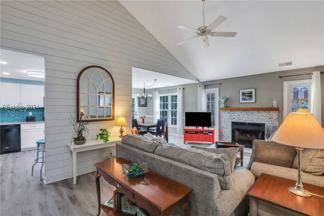 Hilton Head Island, SC 29928,70 Shipyard DR #208