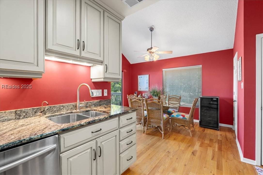 Hilton Head Island, SC 29928,4 Compass PT #4B
