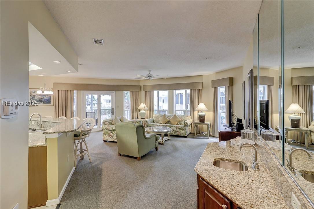 Hilton Head Island, SC 29928,14 Wimbledon CT #901-1