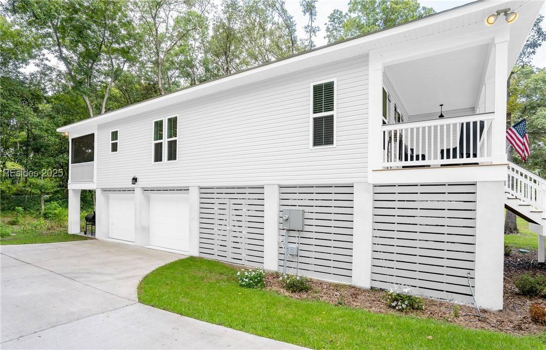 Saint Helena Island, SC 29920,3 Stripland WAY