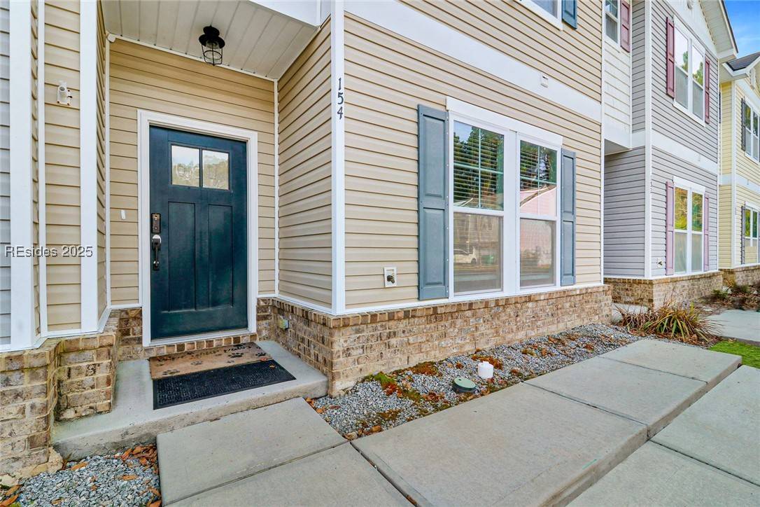 Bluffton, SC 29910,154 Brickway ST