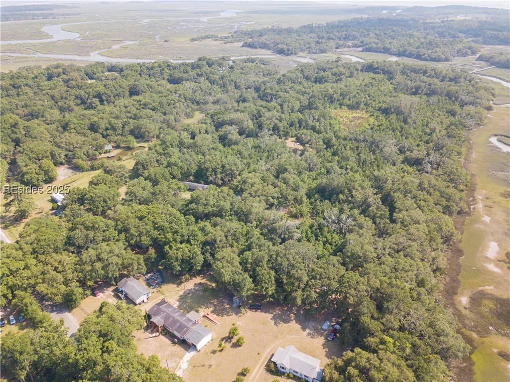 Saint Helena Island, SC 29920,66 Tombee RD