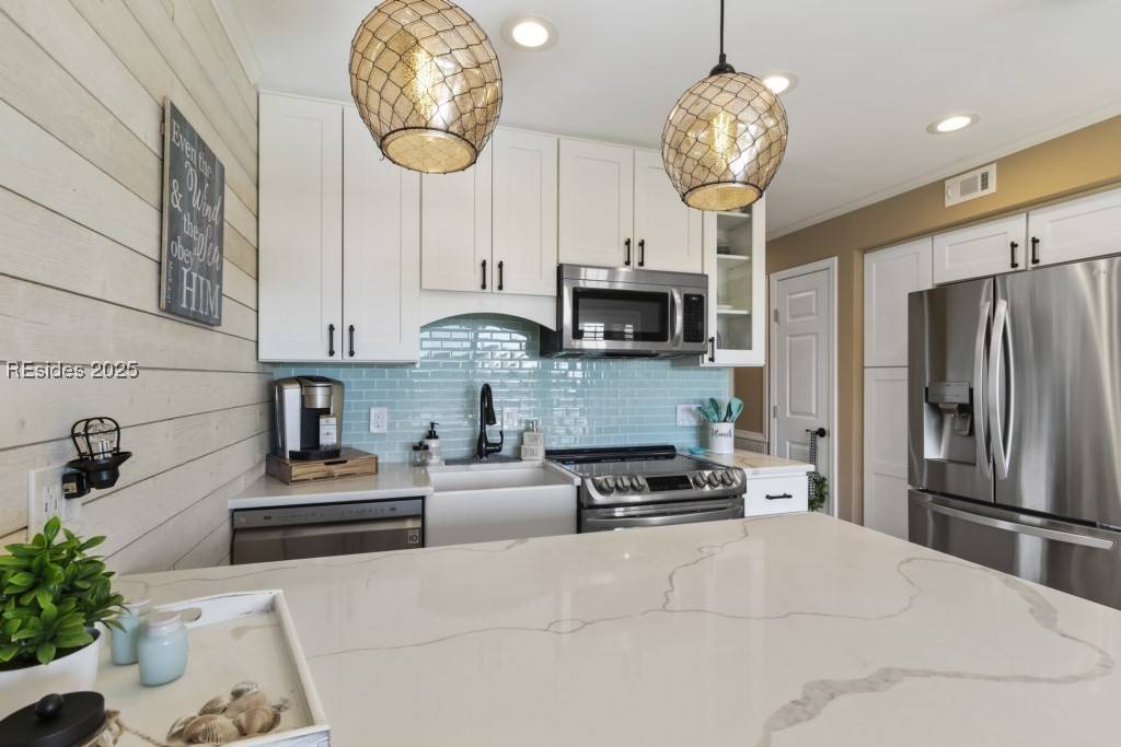 Hilton Head Island, SC 29928,40 Folly Field RD #A125