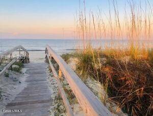 Saint Helena Island, SC 29920,4 Cedar Reef DR #B202
