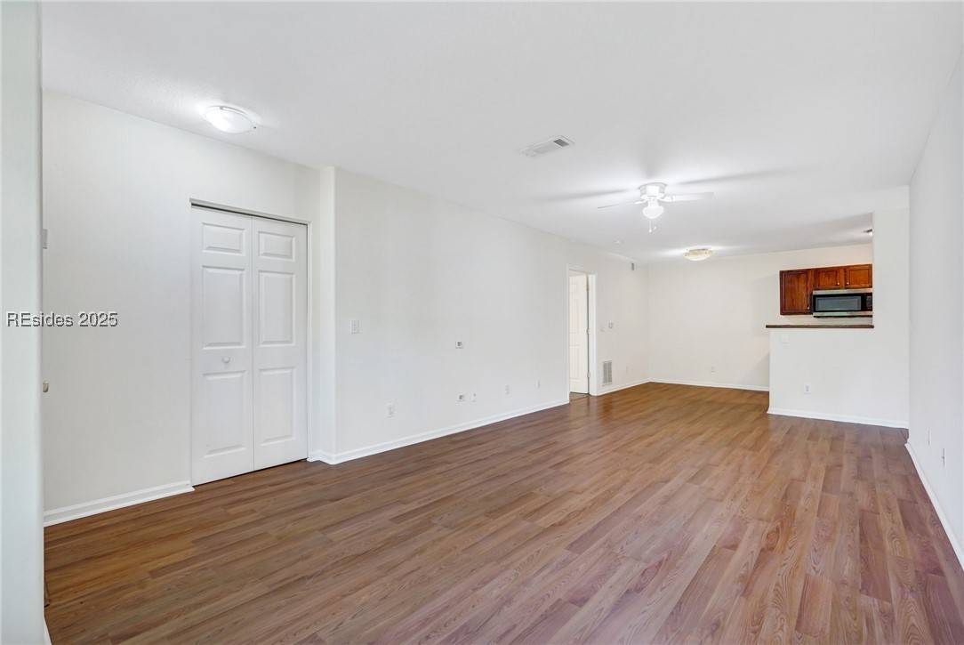Bluffton, SC 29910,897 Fording Island RD #1211