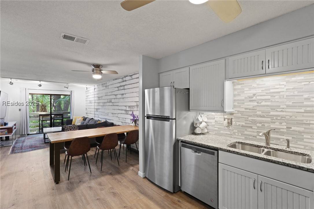 Hilton Head Island, SC 29928,45 Folly Field RD #18A