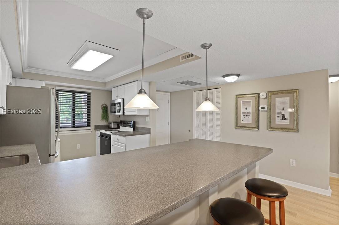 Hilton Head Island, SC 29928,85 Folly Field RD #6204
