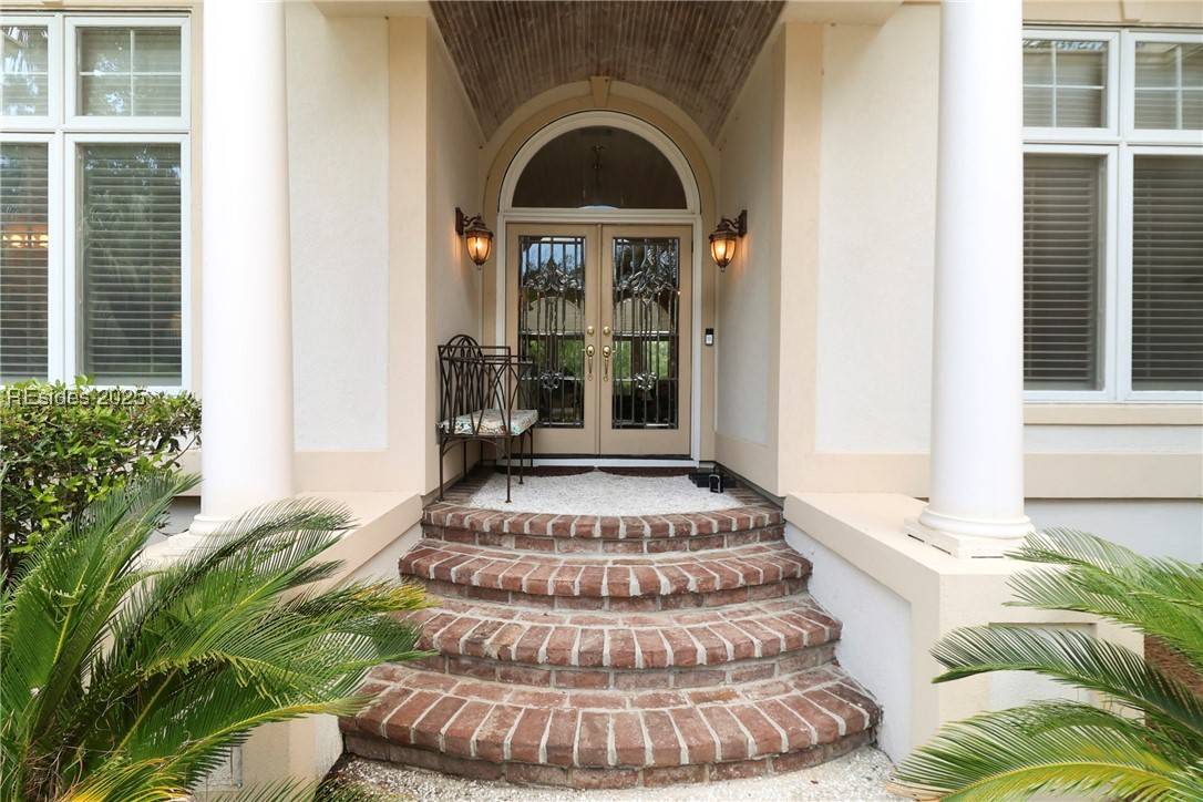 Hilton Head Island, SC 29926,283 Seabrook DR