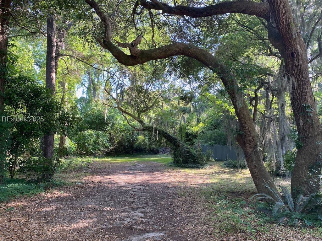 Beaufort, SC 29902,207 Stuart Town RD