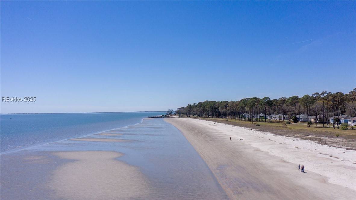 Daufuskie Island, SC 29915,18 Masters Dr