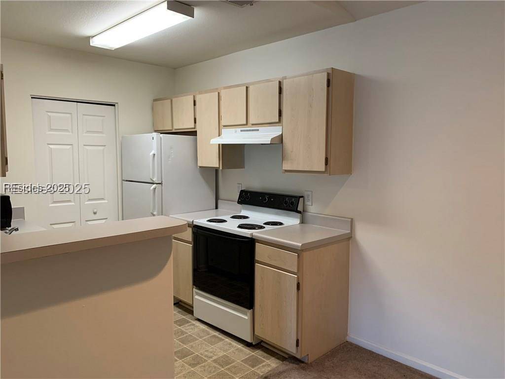 Bluffton, SC 29910,897 Fording Island RD #1205