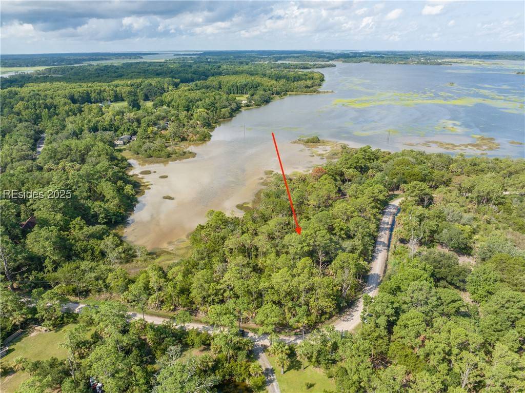 Saint Helena Island, SC 29920,27 Ashton DR
