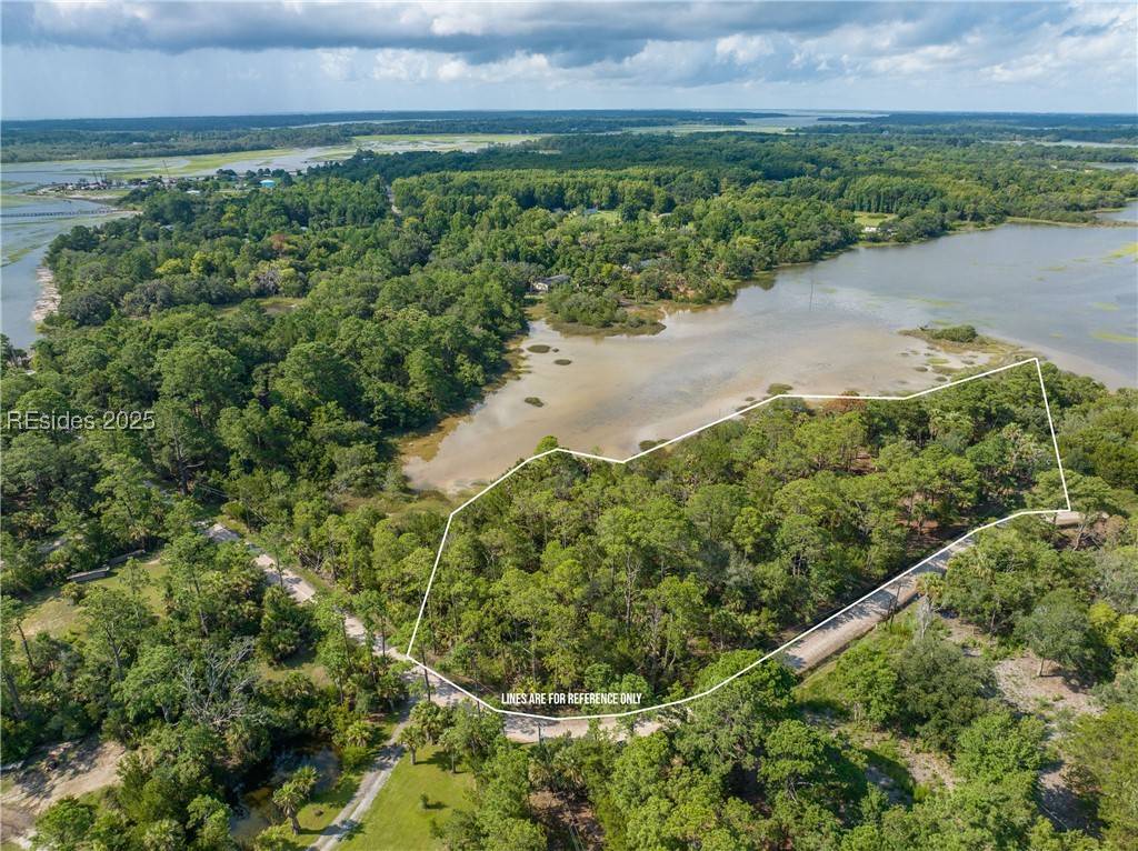 Saint Helena Island, SC 29920,27 Ashton DR