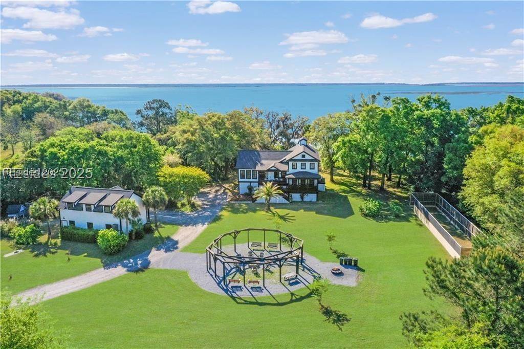 Saint Helena Island, SC 29920,70 Nathan Pope RD